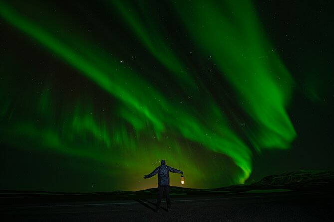 Award Winning Northern Lights Tour With Photos & Warm Snowsuit - Tour Experience and Guide Reviews