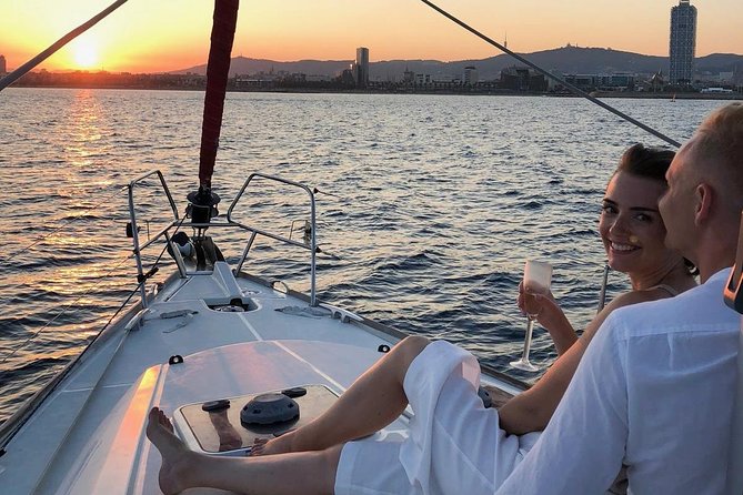Barcelona Private Sunset Sailing With Drinks - Inclusions: Drinks and Amenities