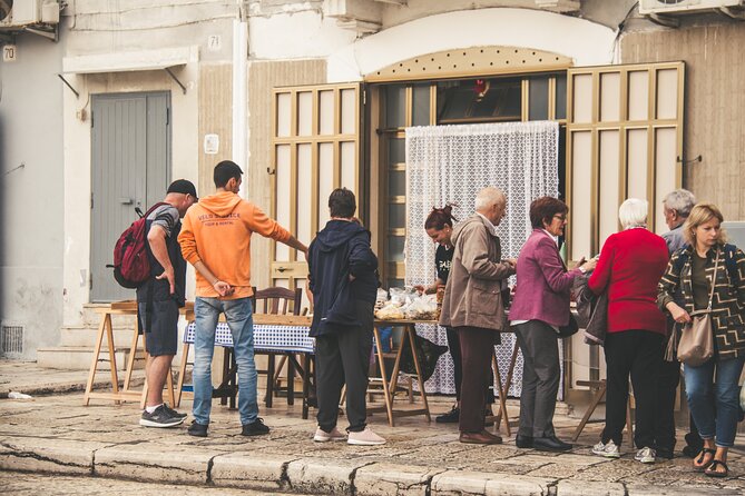 Bari Walking Tour With Pasta Experience - Meeting and End Points