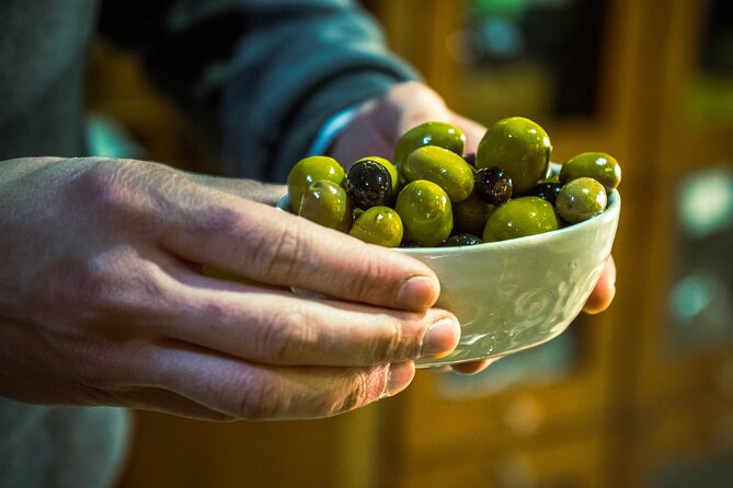 Beyond the Barrel: From Decadent to Down-home in the Heart of Porto - Iconic Local Flavors: What to Expect
