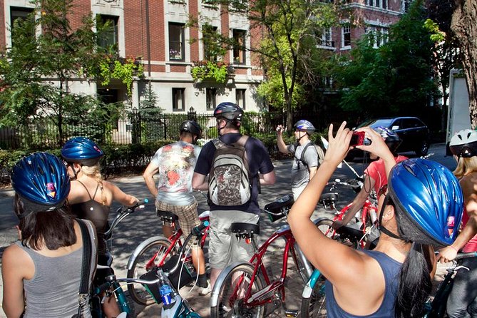 Bike Tour of Chicagos Lakefront Neighborhoods - Tour Guide and Customer Feedback