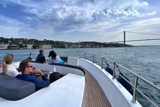 Bosphorus Yacht Cruise With a Visit to Kanlica in Asian Side - Exploring Kanlica: A Charming Town