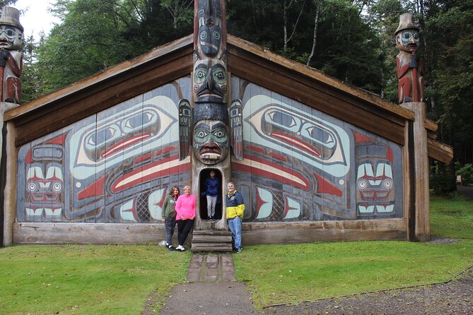 Clan House Tours: Native Cultural and Scenic Shore Excursion - Participant Experience