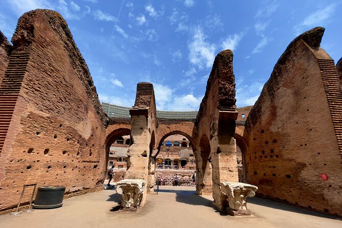 Colosseum, Palatine Hill and Roman Forum With Guided Tour - Discovering Palatine Hill