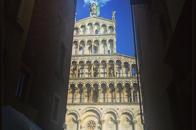 Discover Lucca's Secrets on a Guided Walking Tour - Admiring Architectural Gems
