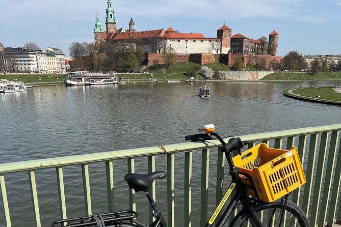 Full Bike Tour - the Old Town, Jewish Qtr & the Ghetto NEW BIKES - Guided Cycling Experience