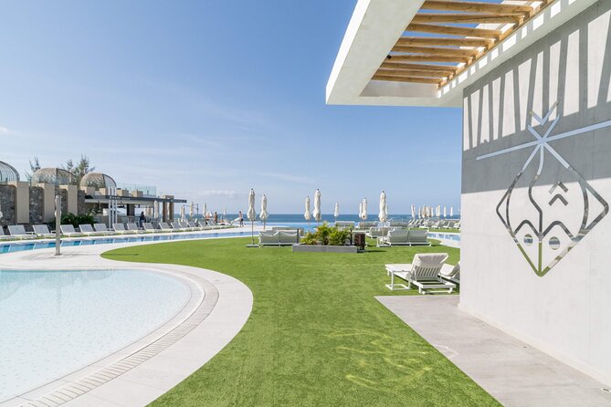 Full Day Ticket at Perchel Beach Club With Lunch - Facilities