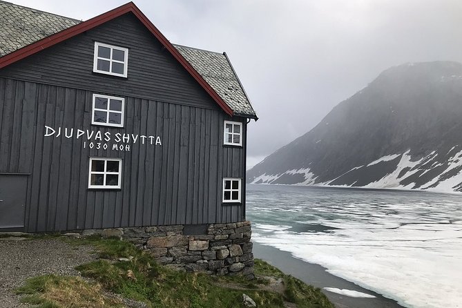 Geiranger Shore Excursion: Mt. Dalsnibba and Eagle Road - Discovering the Enchanting Lake Djupvatn