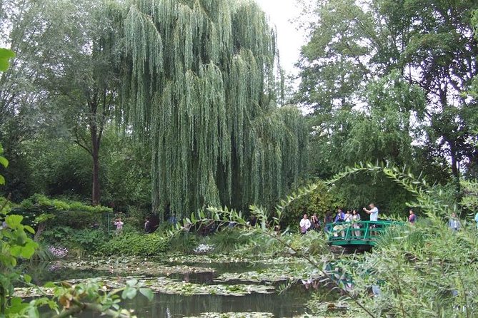 Giverny Monets House-Gardens Small-Group Tour Hotel Pick-up - Independent Exploration