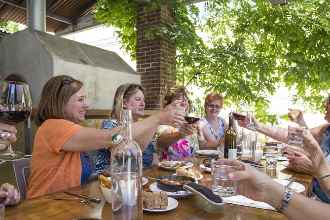 Healdsburg Small-Group Food and Wine Walking Tour - Acclaimed Establishments and Tastings