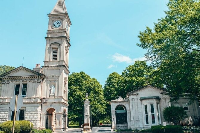 Historic Charm Tour: Tastes & Tales in the Victorian Highlands - Vibrant Street Art and Shopping