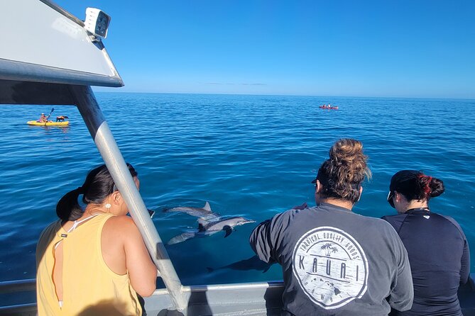 Imiloa Express Nā Pali Snorkel Tour - Onboard Dining and Refreshments
