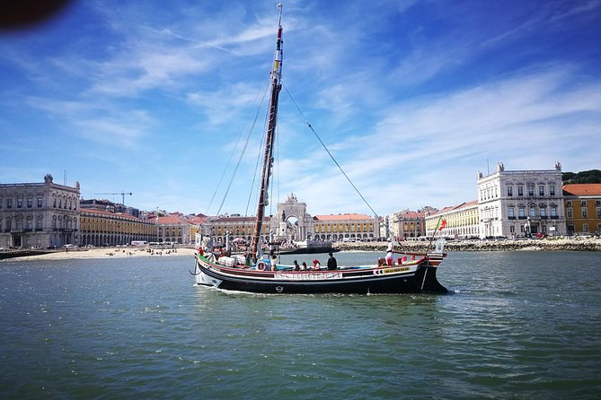 Lisbon Traditional Boats - Guided Sightseeing Cruise - Meeting Point and Logistics
