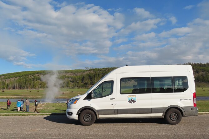 Lower Loop Van Tour From West Yellowstone: Grand Prismatic and Old Faithful - Tour Guides and Customer Experiences