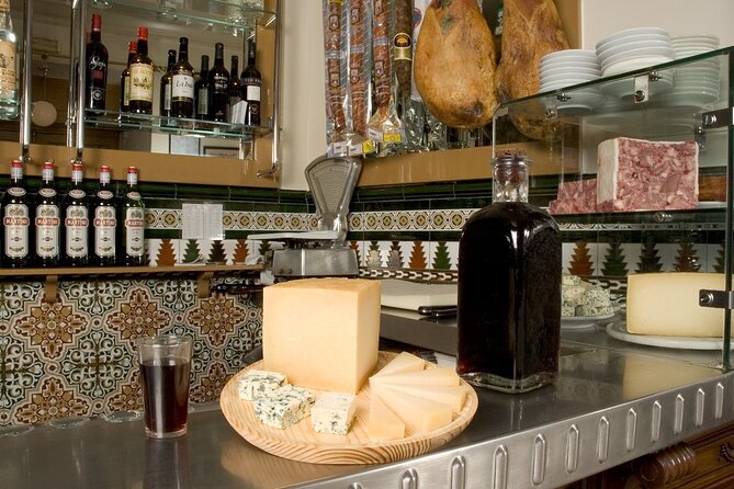 Madrid Old Town Tapas and Wine Small Group Tour - Culinary Highlights