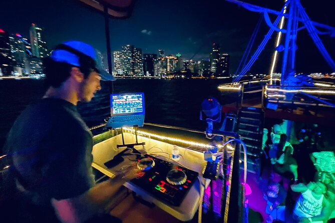 Miami Party Boat Cruice Music & Skyline Views 1 Hour 20MIN of Fun - Highlights and Key Features