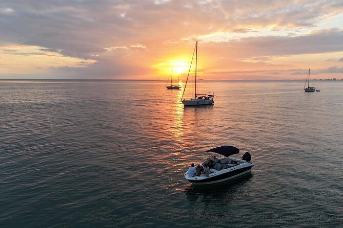 Miami Private Skyline Boat Cruise With Champagne - Amenities and Inclusions