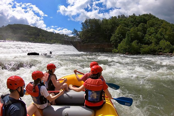 Middle Ocoee River Rafting Adventure Tour - Navigating the Exhilarating Class III and IV Rapids