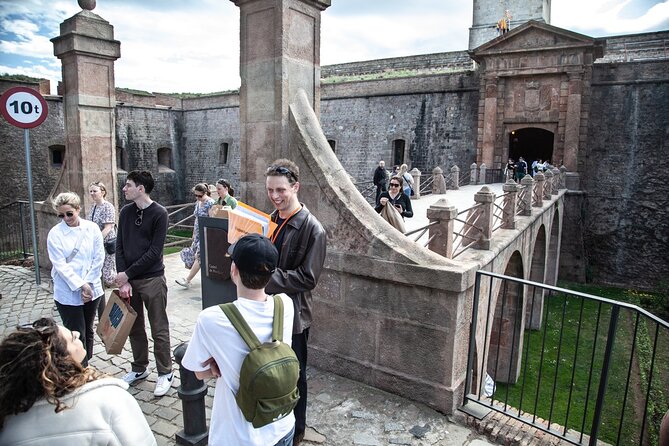 Montjuïc Walking Tour With Optional Flamenco Show - Meeting and Ending Points