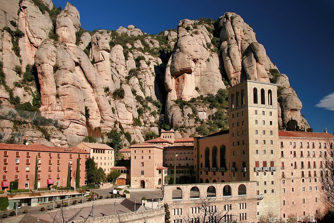 Montserrat Monastery With Easy Hike & Sitges Tour From Barcelona - Discovering the Charming Town of Sitges