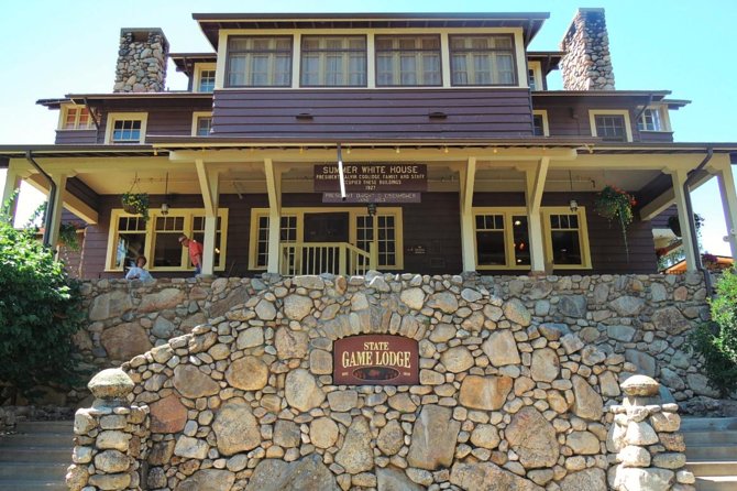 Mount Rushmore and Black Hills Tour With Two Meals and a Music Variety Show - Guided Tour Experience