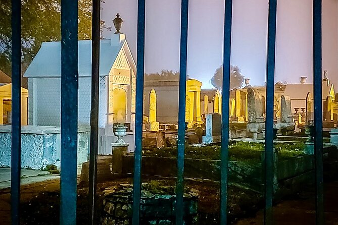 New Orleans Dead of Night Ghosts and Cemetery Bus Tour - Guide Expertise and Delivery