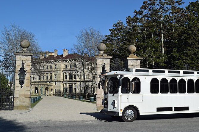 Newport Gilded Age Mansions Trolley Tour With Breakers Admission - Scenic Locations Covered