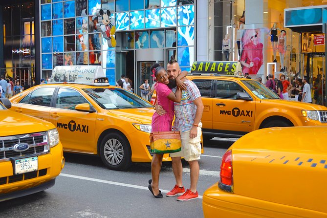 NYC Professional Photoshoot and Walking Tour With Private Guide - Guide Expertise and Local Insights