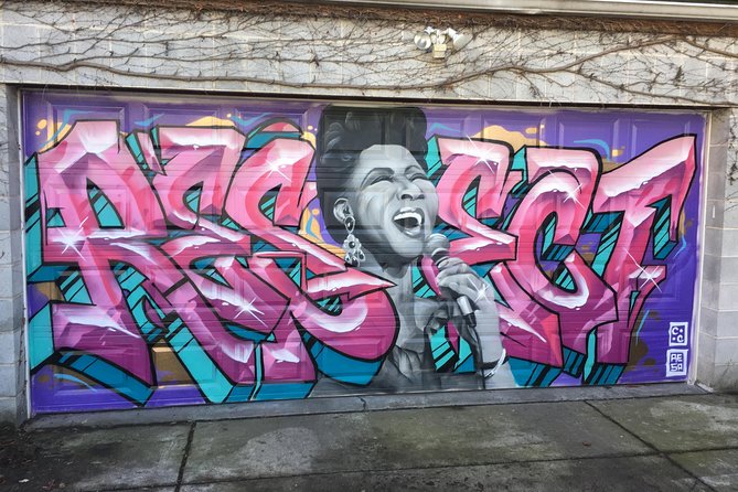 Offbeat Street Art Tour of Chicago: Urban Graffiti, Art, and Murals - Discovering Local Neighborhoods