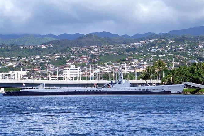 Pearl Harbor USS Arizona Memorial - Visiting the National Memorial Cemetery of the Pacific