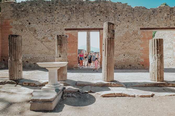 Pompeii Private Tour With an Archaeologist Guide - Exploring the UNESCO-listed Ruins