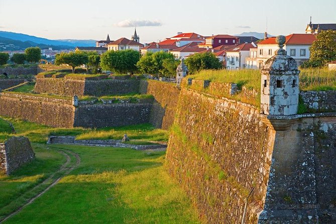 Porto: Santiago De Compostela and Valença Do Minho Day Trip - The Significance of the Cathedral of Santiago