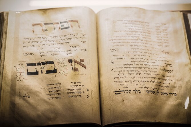 Prague Jewish Quarter Walking Tour With Admission Tickets - Exploring the Pinkas Synagogue
