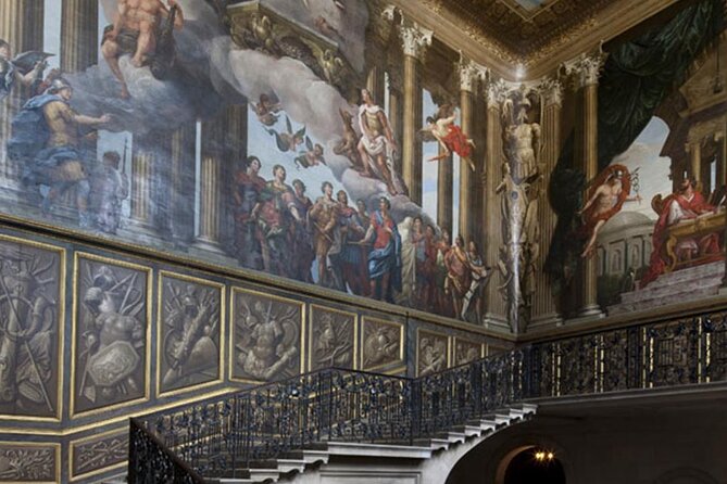 Private Guided Tour of Hampton Court Palace - Immersive Storytelling and Personalization