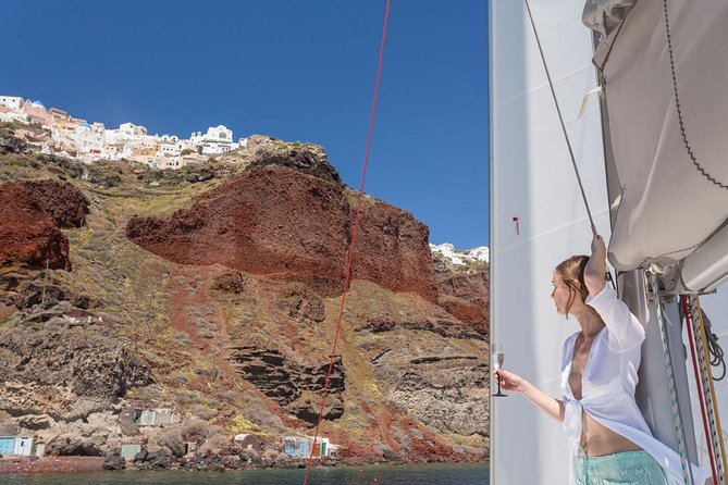 Private Sailing Catamaran in Santorini With BBQ Meal and Drinks - Onboard Amenities