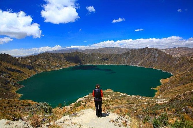 Quilotoa Lagoon and Volcanoes Avenue Day Trip With Entrances - Interaction With the Tigua Painters Community