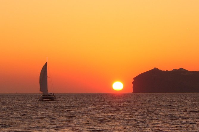 Santorini Caldera Sailing Tour With BBQ Lunch and Drinks - Accessibility and Age Restrictions