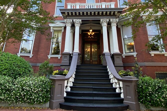Savannah Historic District Walking Tour - Tour Guide and Experience