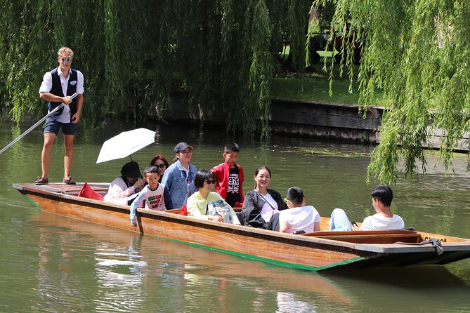 Shared Punt Tour - Cambridge - Exploring the Famous Cambridge Colleges