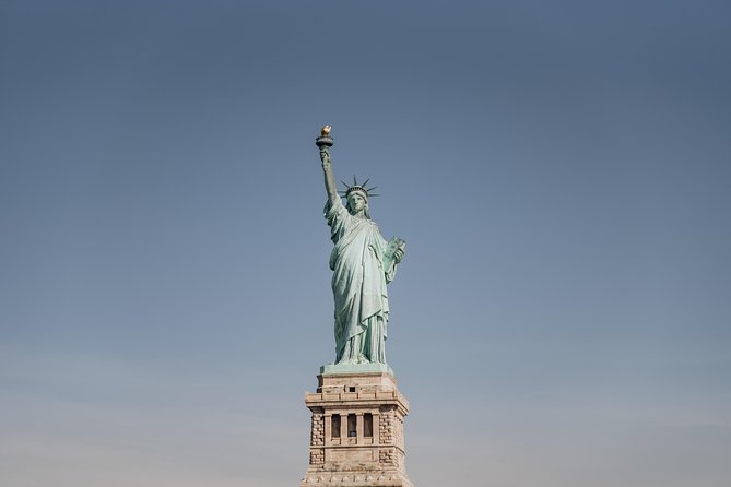Statue of Liberty and Ellis Island Guided Tour With Ferry - Tour Experience and Guides