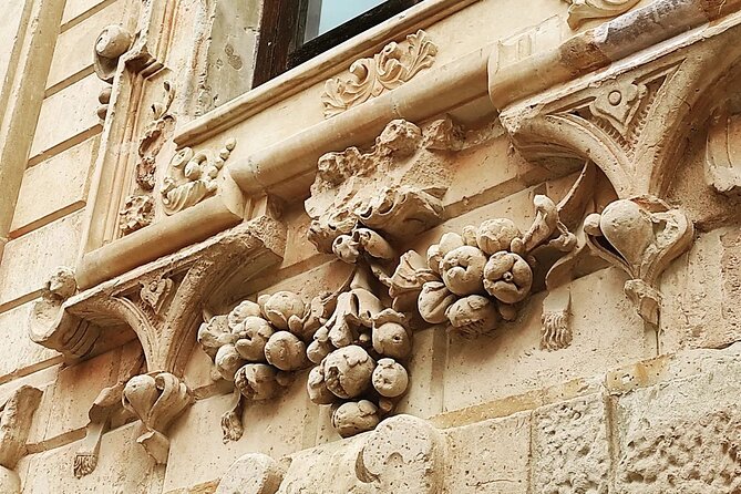 Strolling Through Lecce - Experiencing the Vibrant Atmosphere of Lecce