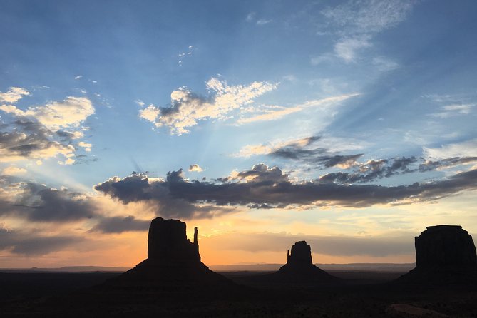 Sunrise Tour of Monument Valley - Pickup and Logistics
