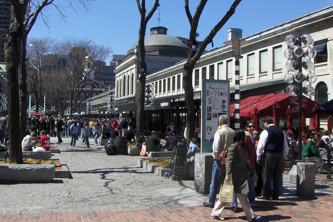 Walking Tour of the Downtown Boston Freedom Trail - History & Architecture - Informative and Engaging Guides