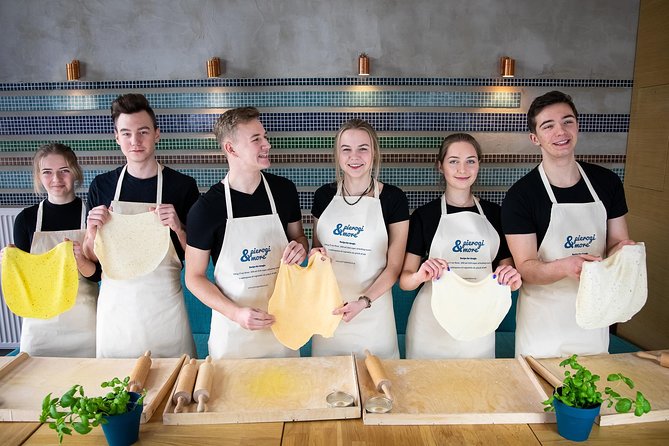 Warsaws No 1 Cooking Class-Polish Dumplings With Liqueur Tasting - Location and Accessibility