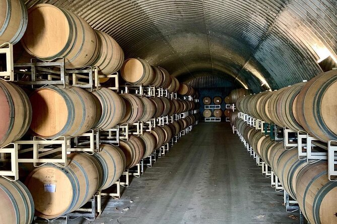 5-Hour Traverse City Wine Tour: 3 Wineries on Leelanau Peninsula - Tasting Varietals and Formats