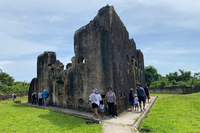 5 Island and Town Hopping Tour With Lunch - Knowledgeable and Friendly Guides
