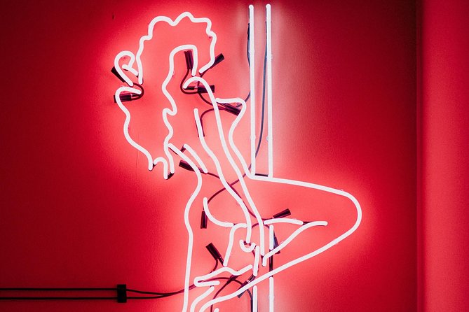 Amsterdam BonTon: Gentlemans Club Educational Tour - Respectful Exploration