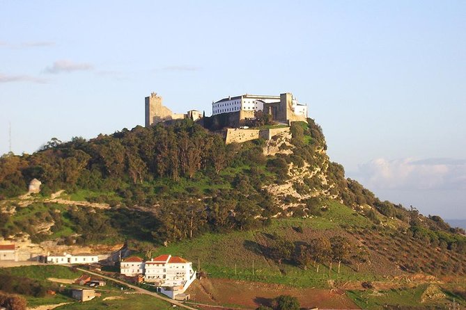 Arrabida and Sesimbra Small-Group Day Trip From Lisbon With Wine Tasting - Discovering the Charming Town of Sesimbra