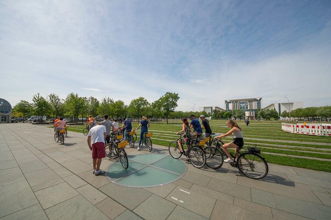 Berlin Highlights Sightseeing Bike Tour in Small Groups - Included Amenities and Accessibility