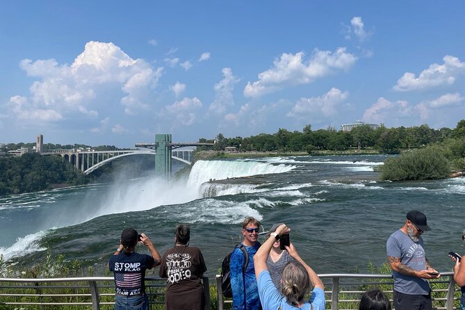 Best of Niagara Falls USA + Cave of the Winds + Maid of the Mist - Boat Ride on the Maid of the Mist